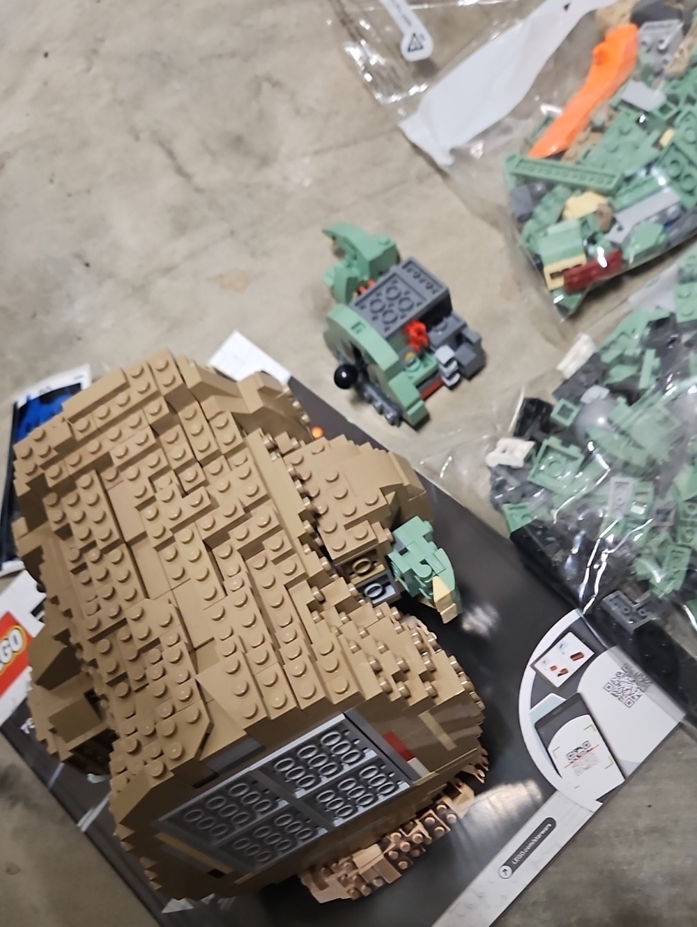 LEGO Star Wars Mandalorian The Child Set - Green and Tan - Picture 7 of 7